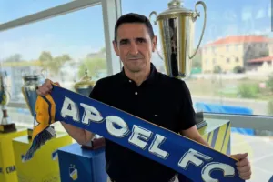 Χιμένεθ με φόντο... τα τρόπαια
