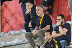 Γνωρίζει ο πρόεδρος και θέλει...