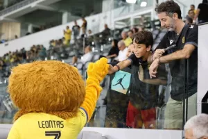 ΑΕΛ-Εθνικός: Γενέθλια με 5αρα και χατ τρικ Μακρή (φώτος) 