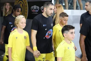 ΑΕΛ-Εθνικός: Γενέθλια με 5αρα και χατ τρικ Μακρή (φώτος) 
