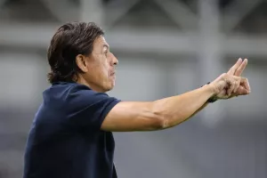 ΑΕΛ-Εθνικός: Γενέθλια με 5αρα και χατ τρικ Μακρή (φώτος) 