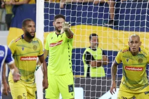 ΑΕΛ-Εθνικός: Γενέθλια με 5αρα και χατ τρικ Μακρή (φώτος) 