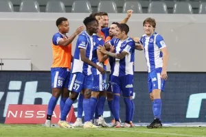 ΑΕΛ-Εθνικός: Γενέθλια με 5αρα και χατ τρικ Μακρή (φώτος) 