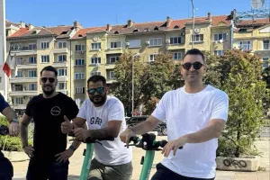 Δυνατή παφίτικη τριάδα!