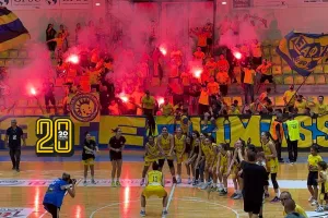 (Βίντεο kerkida) Έκαναν ΧΑΜΟ οι ΑΕΛίστες!