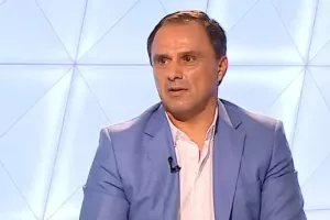 Θύμωσε γιατί... σταμάτησαν! 