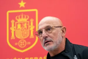 Ντε Λα Φουέντε: «Συγχαρητήρια στον Ινιέστα για όσα έκανε, ο Ρόδρι είναι ο καλύτερος στον κόσμο»