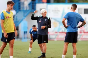 Σε εξαιρετικό κλίμα η πρώτη προπόνηση της Εθνικής - Έμφαση στην ανάπτυξη από τον Γιοβάνοβιτς