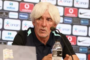 "Η νίκη στην Αγγλία έκανε τον κόσμο περήφανο - Όταν υπάρχουν δυσκολίες έχουμε εγωισμό και θάρρος"