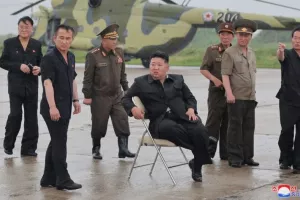 Κιμ Γιονγκ Ουν: H Βόρεια Κορέα θα χρησιμοποιήσει «χωρίς δισταγμό» πυρηνικά όπλα