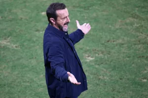 Μάντζιος για την απόφαση με Μπρινιόλι: "Προφανώς δεν ήθελε να δώσει κόκκινη κάρτα"