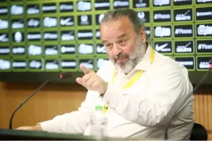 Ξανά στα Σπάτα ο Ηλιόπουλος: Μίλησε στους παίκτες της ΑΕΚ