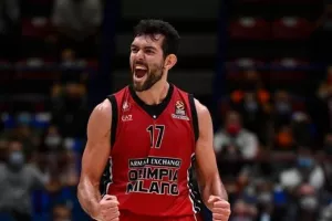 Ρίτσι: «Να ματσάρουμε την ένταση και το physicality του Ολυμπιακού»