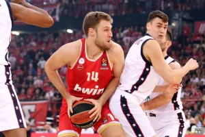Βεζένκοφ: «Κάναμε καλή δουλειά στην άμυνα, η νίκη αυτή μας δίνει αυτοπεποίθηση»