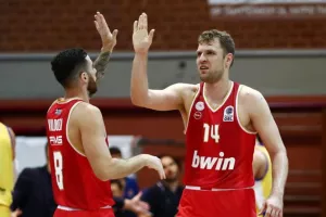 Στην τέταρτη περίοδο ήταν Ολυμπιακός και σάρωσε το Λαύριο!