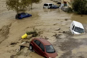 Ισπανία: Εικόνες βιβλικής καταστροφής λόγω των πλημμυρών - Τουλάχιστον 13 νεκροί, ανάμεσά τους 4 παιδιά