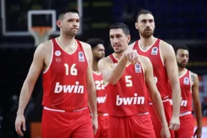 Ο Ολυμπιακός "καθάρισε" την ΑΕΚ στο 4ο δεκάλεπτο