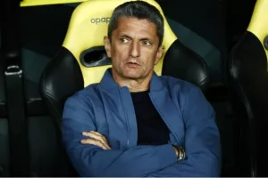 ΜΜΕ Ρουμανίας: "Γκρίζα σεζόν για τον ΠΑΟΚ, δεν νιώθει άνετα ο Λουτσέσκου"