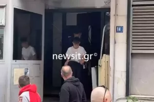 Χειροπέδες στην Ειρήνη Μουρτζούκου (βίντεο)