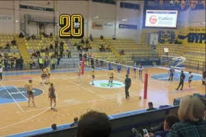 ΘΕΜΑ στην πετόσφαιρα, με ένσταση που έκανε ο Απόλλωνας στο παιχνίδι με την ΑΕΛ 