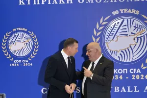 ΕΔΩ και ο Σεφτσένκο 