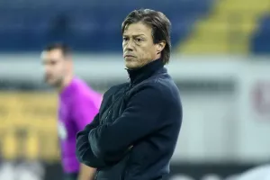 Αλμέιδα: "Μας έλειπε μια νίκη, οι ομάδες είναι ισοδύναμες"