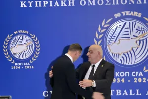 ΕΔΩ και ο Σεφτσένκο 