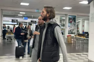 (Φώτος) Πέταξε... για την επιστροφή η Πάφος