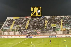 Μαζική παρουσία/ΑΕΚ