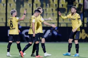 "Όσο είναι πρώτος δικαιούται να ονειρεύεται..."
