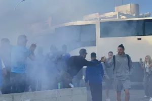 (ΒΙΝΤΕΟ/φώτος Kerkida) Χαμός... στην άφιξη της Πάφος FC