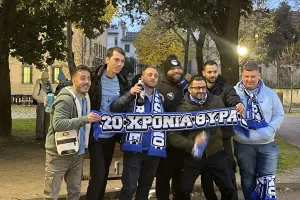  (ΦΩΤΟΣ-ΒΙΝΤΕΟ Kerkida) "Ρε Παφάρα μου σ΄αγαπώ" στην "piazza indipendenza"