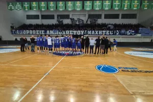 (Βίντεο-Φώτος kerkida) Χειροκρότημα και τραγούδι από τους Μαχητές