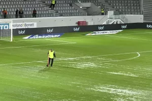 (Φώτος kerkida) Δουλειά από το προσωπικό για... αποφόρτιση νερών