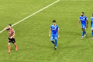 Χάνει ντέρμπι ο Βούρος