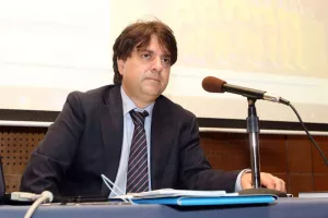 Πρόθεση παραίτησης από Νικ Νικολάου 