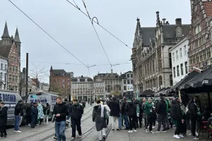 (ΦΩΤΟΣ/ΒΙΝΤΕΟ kerkida) Pre-game στην "Korenmarket" οι Ομονοιάτες
