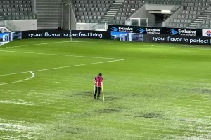 (Φώτος kerkida) Δουλειά από το προσωπικό για... αποφόρτιση νερών