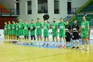 Ομόνοια/"Ένα ΤΕΡΑΣΤΙΟ μπράβο..."