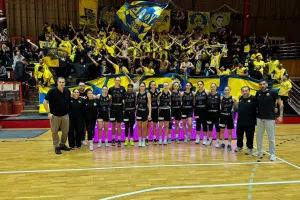 Φινάλε με ήττα στην Τσεχία - Δυναμική παρουσία η Θύρα 3! (Φώτος)