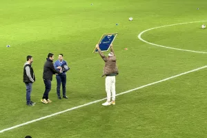(Βίντεο/Φώτος) Τιμήθηκε και αποθεώθηκε ο Τσέποβιτς 