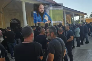 Δάκρυσαν και οι πέτρες... στο τελευταίο αντίο του "Σύμπα"
