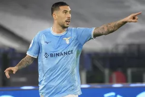 Τρίτο σερί τρίποντο και βλέψεις για Champions League