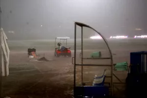 Τα πήρε... και τα σήκωσε (Φώτος)