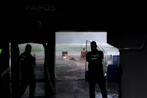 Τα πήρε... και τα σήκωσε (Φώτος)