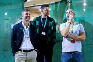 (Φώτος kerkida) Έφυγαν από Αρένα... και ζέσταμα στο βοηθητικό