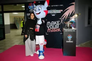 (ΦΩΤΟΣ) Μαζί...με το τρόπαιο του EuroBasket 