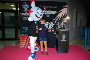 (ΦΩΤΟΣ) Μαζί...με το τρόπαιο του EuroBasket 