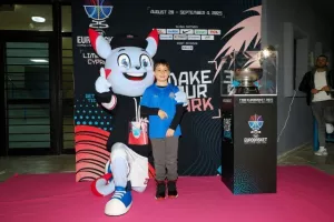 (ΦΩΤΟΣ) Μαζί...με το τρόπαιο του EuroBasket 