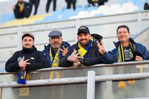 Φωτορεπορτάζ από τον κόσμο στο "Τάσος Μάρκου"